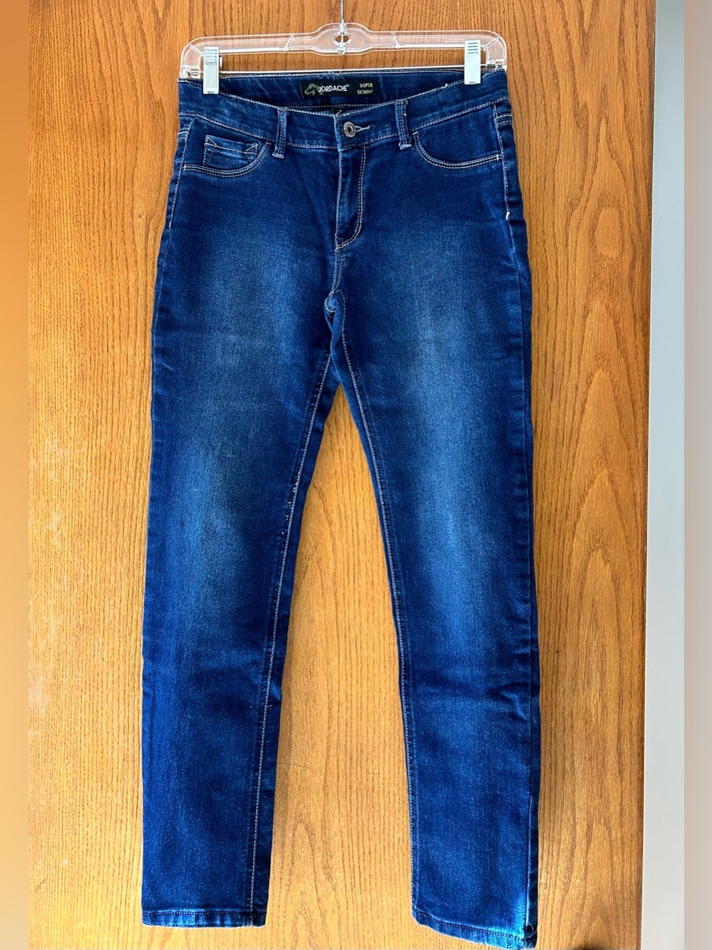 Jordache Dark Blue Skinny Jeans the inseam is 27
